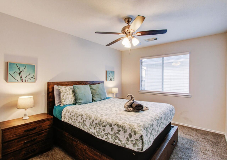 Room 4, Empress Modern Haven, Houston