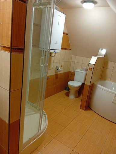 Bathroom 3, Penzion Kallai a Vinaren, Lucenec