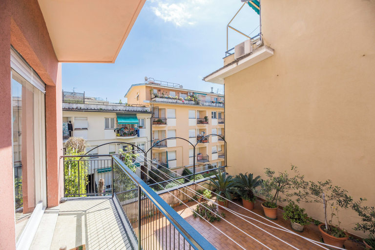 Terrace/patio 3, Pesto Home Holiday, Genova