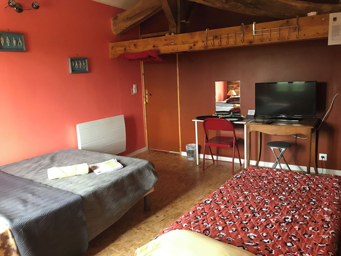 Bedroom 4, Chambres Bambou & Corail & Music, Landes