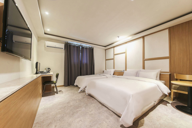 Bedroom 2, Pyeongtaek Wol Hotel, Pyeongtaek