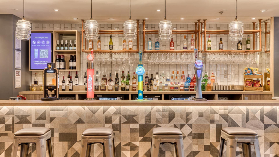 Food & Drinks 4, Premier Inn London Waterloo - Lambeth Road, London