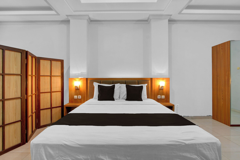 Room 4, Collection O near Stasiun Solo Balapan f, Solo