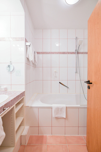 Bathroom 3, Hotel Lessing, Düsseldorf