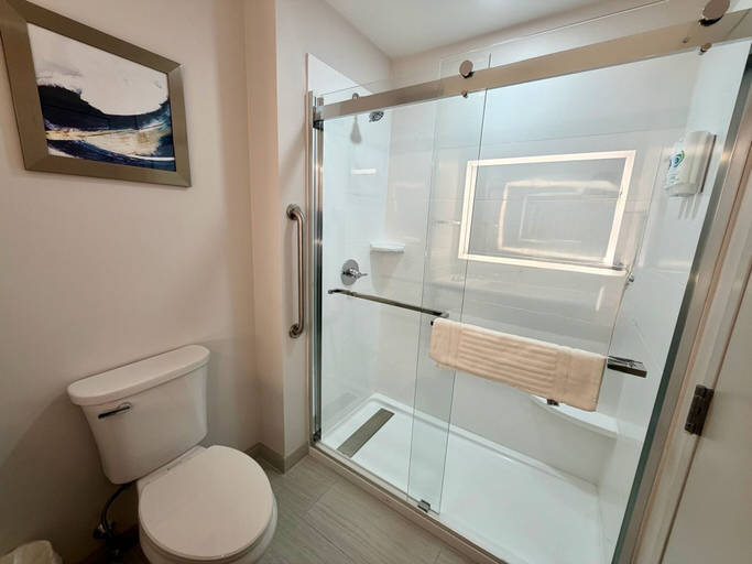 Bathroom 3, Comfort Inn & Suites East Greenbush - Albany, Rensselaer