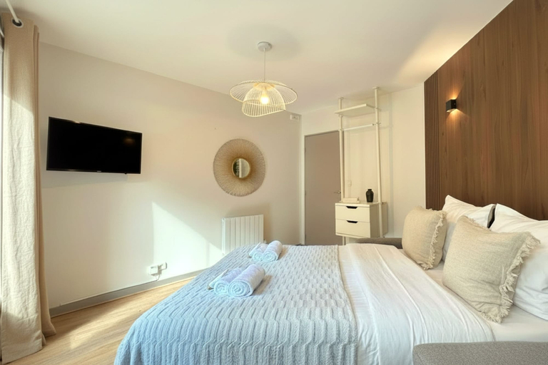 Bedroom 3, 1607 Brancion, Paris