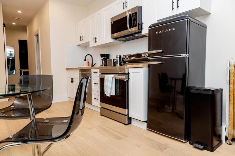 Private kitchen 4, Dundas and Brock Suites, Toronto