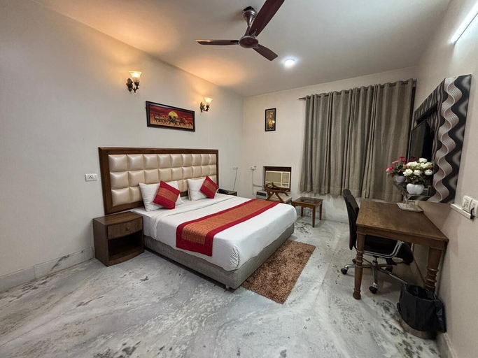 Room 2, The Lalit Vibes, Gurgaon