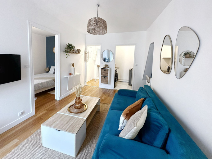 Primary image, Celine 3, Hauts-de-Seine