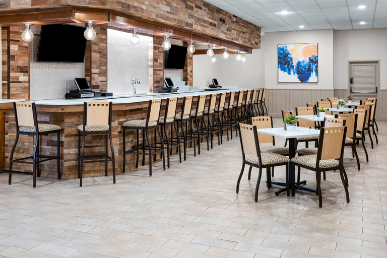 Food & Drinks 5, Days Hotel by Wyndham Toms River Jersey Shore, Ocean