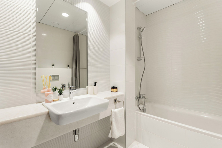 Bathroom 3, Silkhaus Ajwan C Tower, Abu Dhabi City