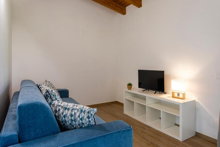 Living area, ISULA TRAVEL - Panoramic Relax Lodges, Syracuse