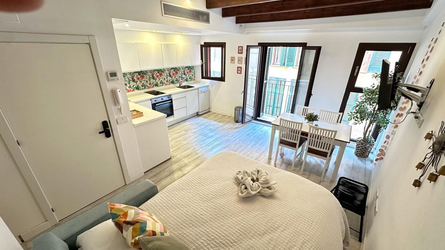 Others 5, Remolars 3 Townhouse, Baleares