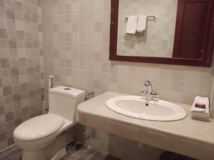 Bathroom, Hotel Grand, Peshawar
