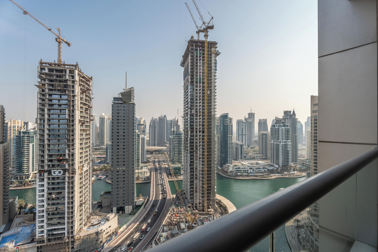 Balcony view, Gala Guests - Skyview Tower Living, Dubai