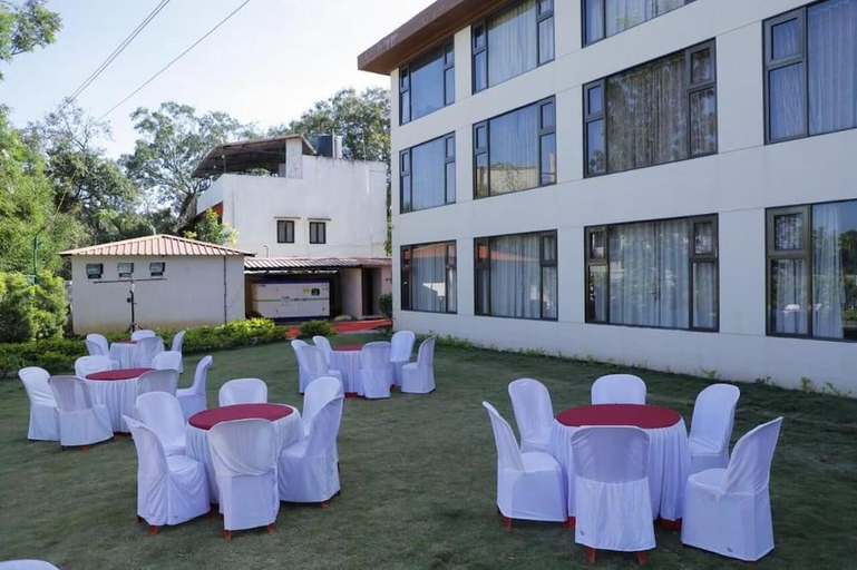 Food & Drinks 5, Hotel Royal Orbit, Satara