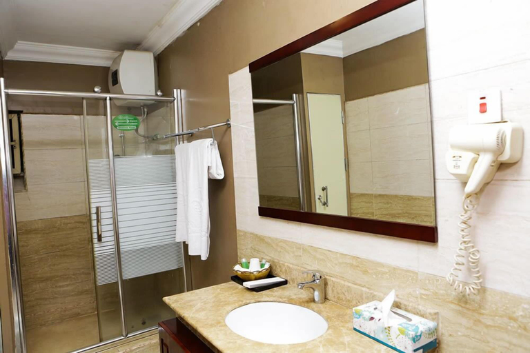 Bathroom 5, De Rembrandt Hotel Lagos, Ikeja