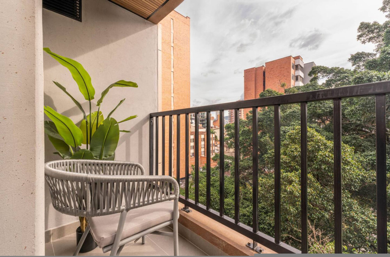 Room 4, Jatisa 901 in Medell n, Medellín