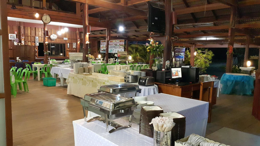 Food & Drinks 5, Barn Talaepu Resort, Khlong Yai