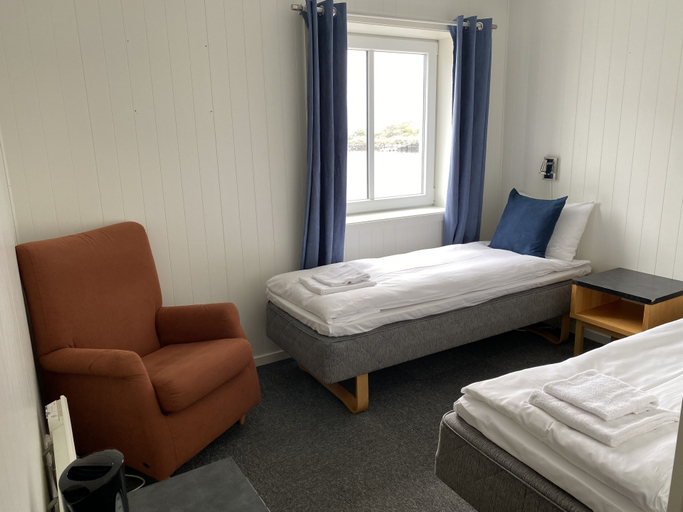 Others 4, Fast Hotel Henningsvær, Vågan