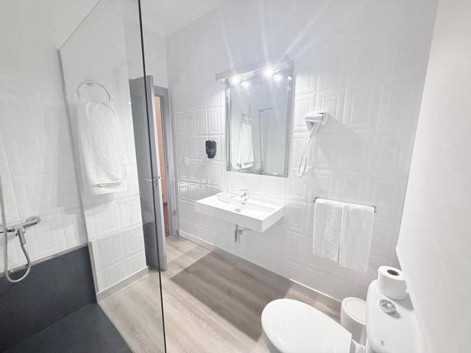 Bathroom, Hotel Las Canteras, Ciudad Real