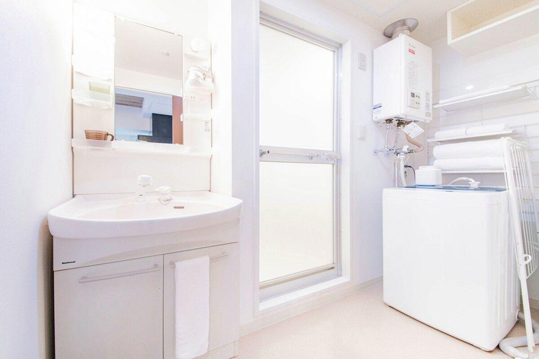 Bathroom 2, CLASSE TROIS, Sapporo