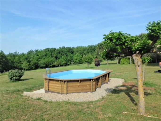 Pool 2, Peaceful Stay in Thedirac, Lot