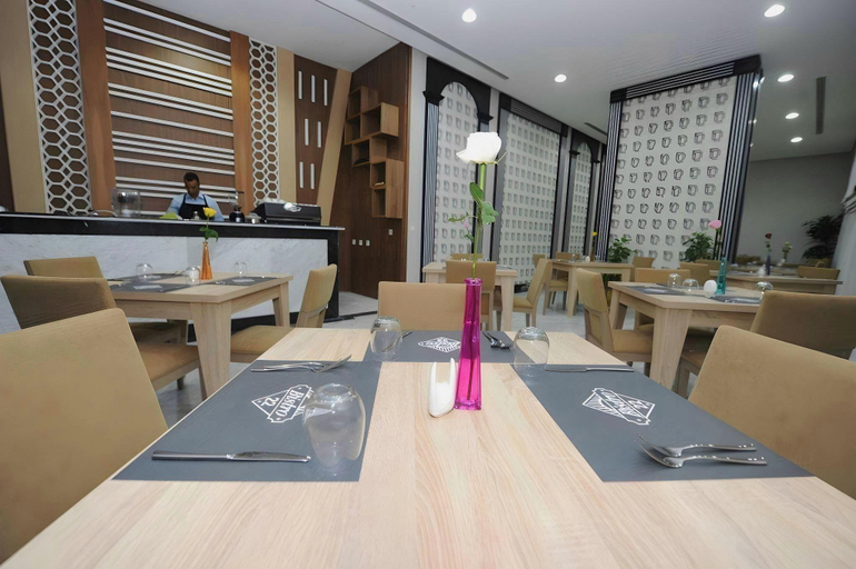 Food & Drinks 5, Al Mansour Suites Hotel, Doha