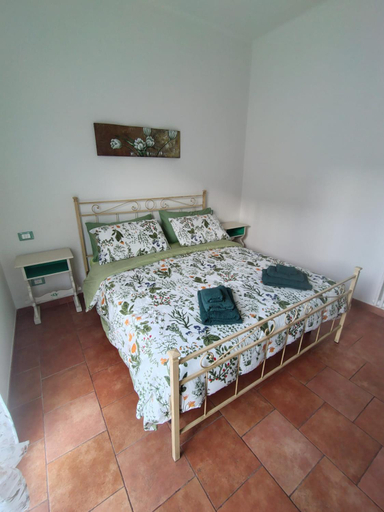 Others 4, B&B Fantasia, Savona