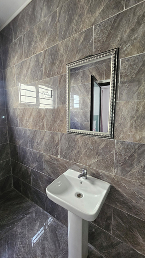 Bathroom, Malbon Green Executive Plus Lodge, Kafue