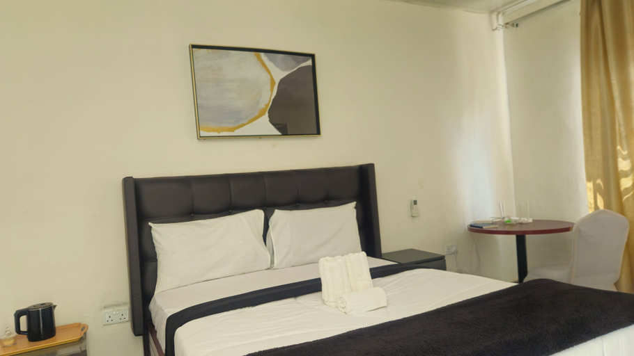 Room 3, Malbon Green Executive Plus Lodge, Kafue