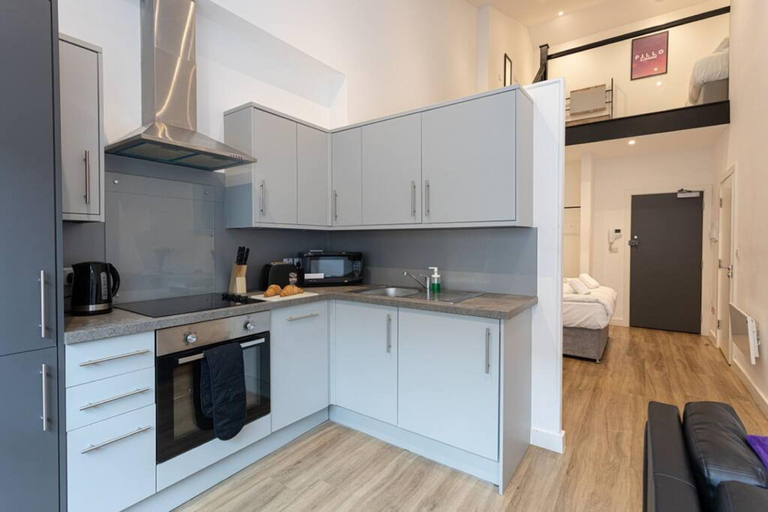 Others 3, Modern and Spacious Duplex in Manchester City Centre, Manchester