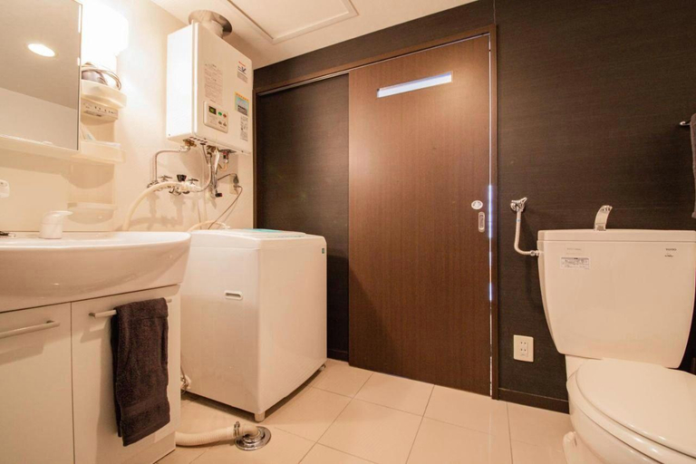 Bathroom 3, YELLOW, Sapporo
