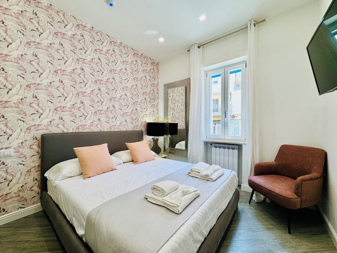 Room 3, YourHome - Santa Lucia Rooms, Napoli