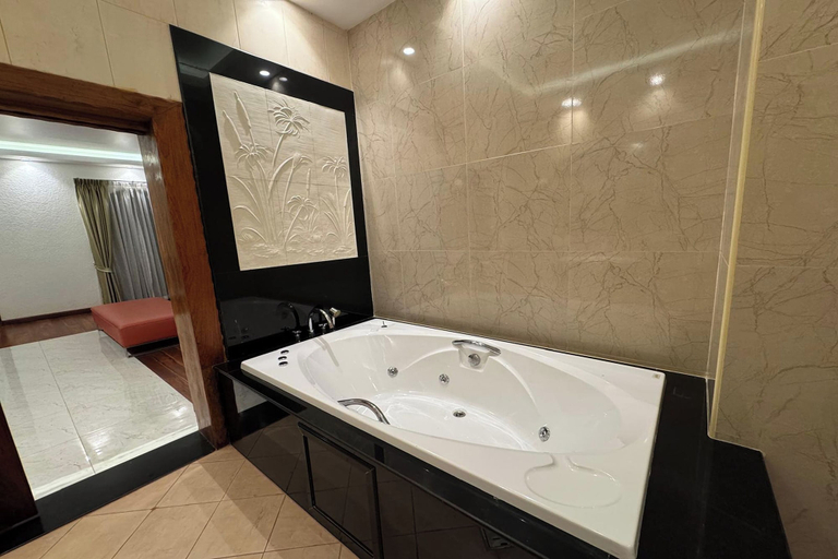 Bathroom 5, Varaya Resort, Bang Lamung