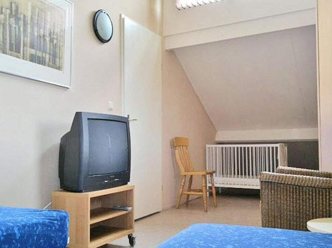 Bedroom 2, Pet-Friendly Coastal Home, Sluis