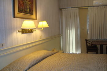 Others 4, Gran Hotel Armele, Asunción