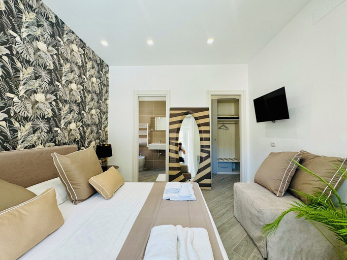 Room 5, YourHome - Santa Lucia Rooms, Napoli