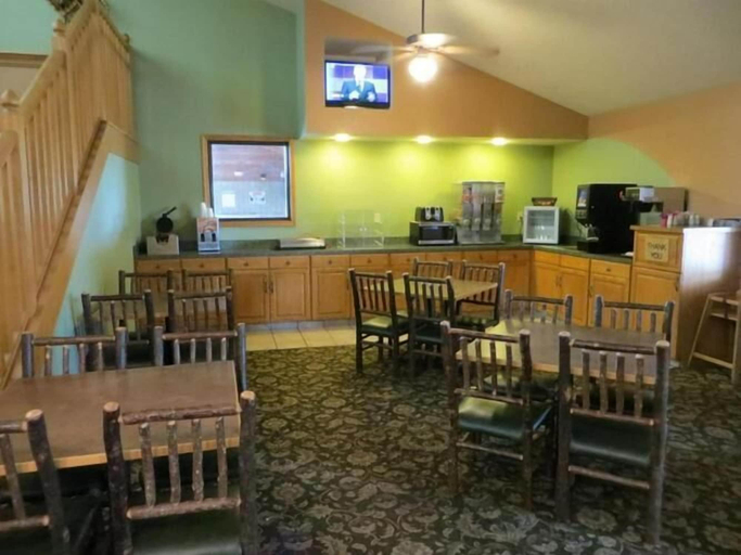 Reception, Super Davneport Inn & Suite, Scott