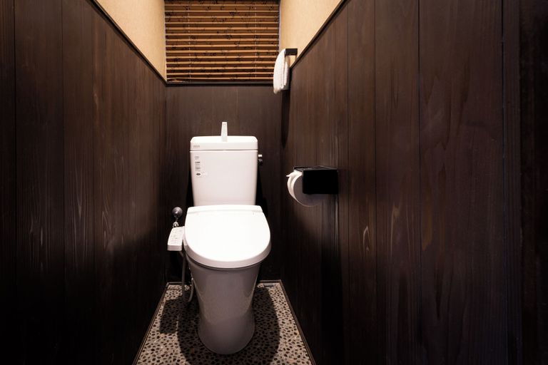 Bathroom 3, Rinn Yasakakodaiji, Kyoto