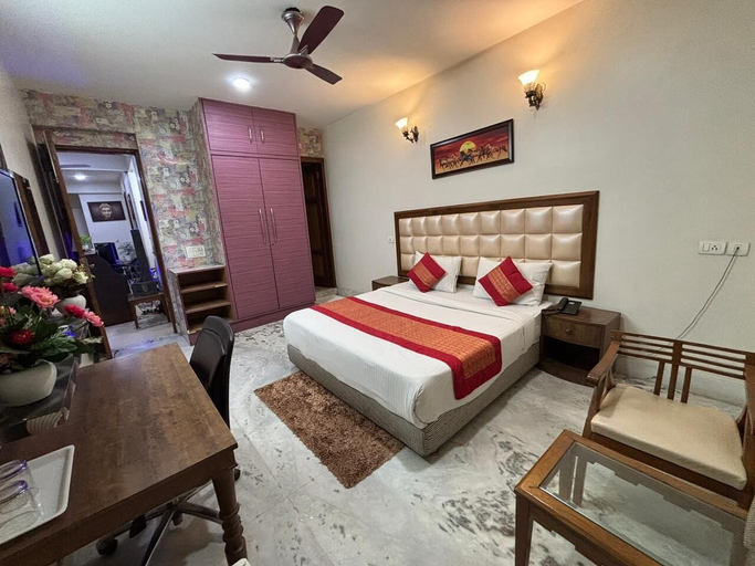 Room 4, The Lalit Vibes, Gurgaon