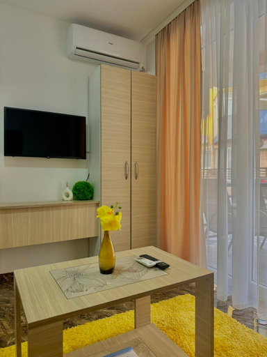 Others 5, Prenociste SILVER LUX Srebrno Jezero, Veliko Gradište