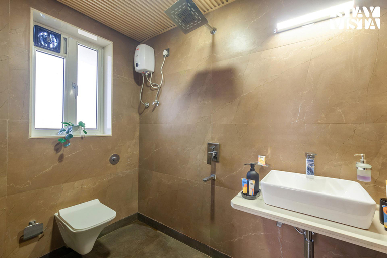 Bathroom 3, StayVista at Cavalry @ Ashwamedha Manor, Raigarh