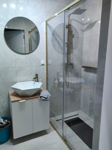 Bathroom, LILY APART Riverside Portovo Apartments, Gdańsk City