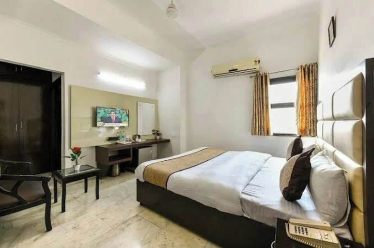 Room 4, Hotel The First, Agra