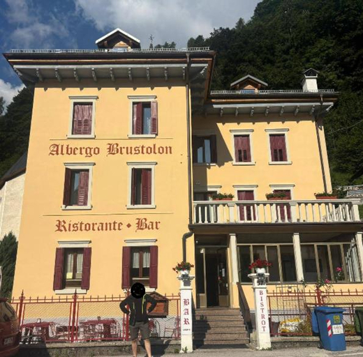 5, Albergo Brustolon, Belluno