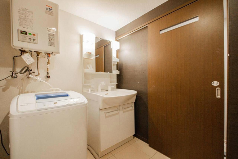 Bathroom 5, Purple, Sapporo