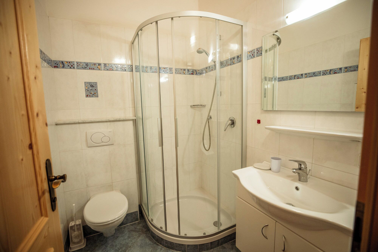 Bathroom 5, Apartment Ferienwohnungen Grossberghütte, Bolzano