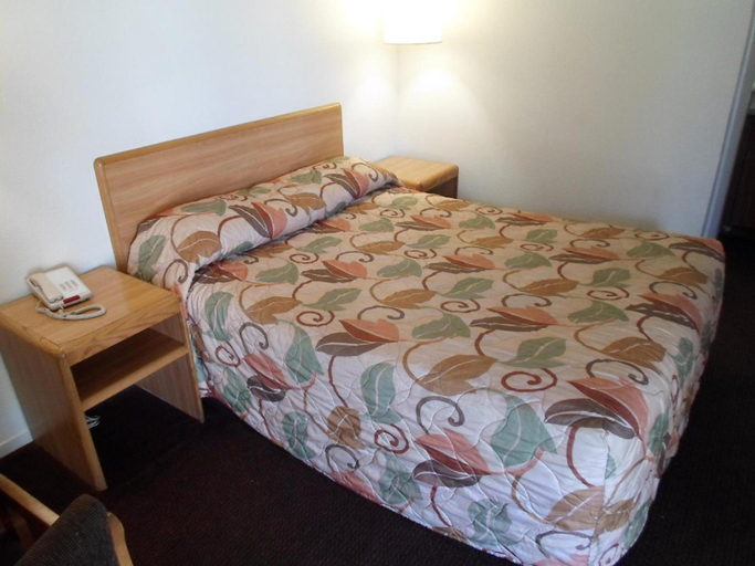 Bedroom, Ez 8 Motel Newark, Alameda