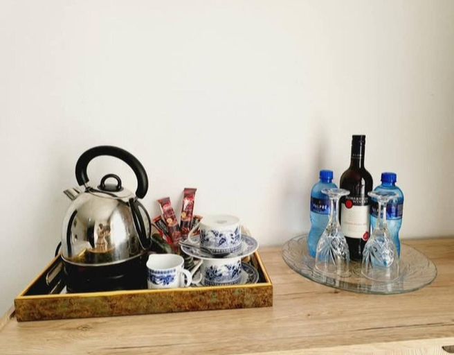 Food and beverages 5, Ayjalon Home, Quiet Comfort Rural Set, Alfred Nzo